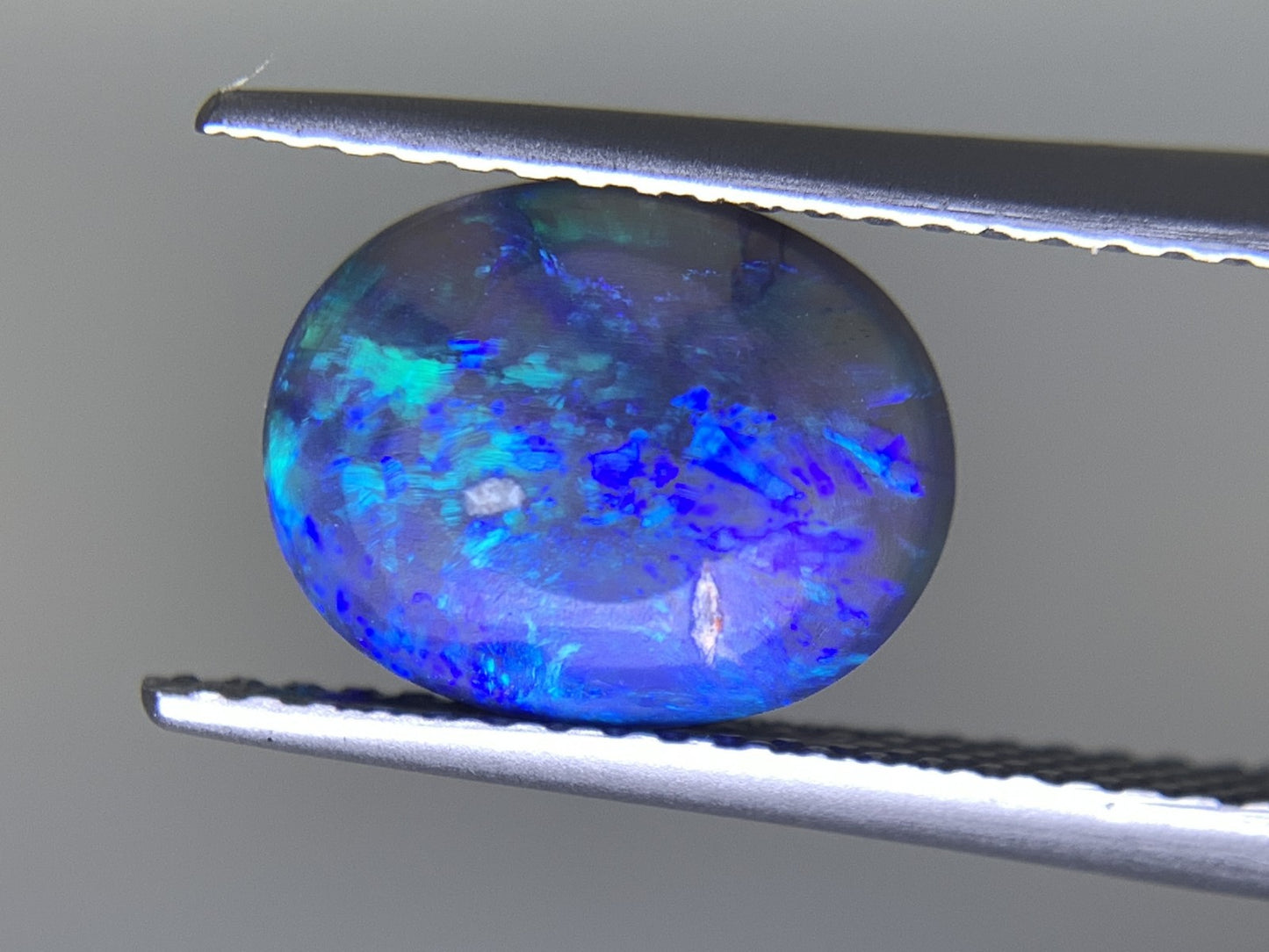 ブラックオパール 天然  2.250ct  宝石ソーティング付き  10.2㎜×8.0㎜×4.2㎜ ルース（ 裸石 ）  5586Y