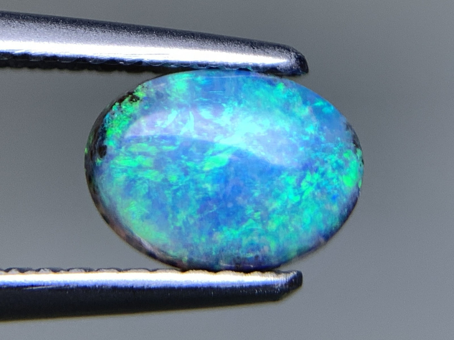 ブラックオパール 天然 0.974ct 宝石ソーティング付き 8.0㎜×6.0㎜×3.0㎜ ルース（ 裸石 ） 7187Y