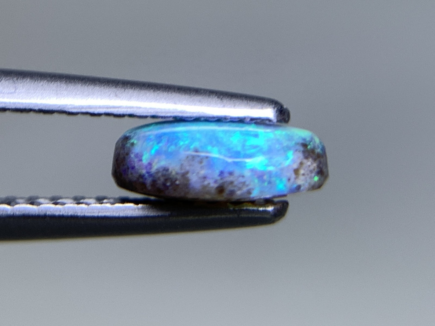 ブラックオパール 天然 0.974ct 宝石ソーティング付き 8.0㎜×6.0㎜×3.0㎜ ルース（ 裸石 ） 7187Y