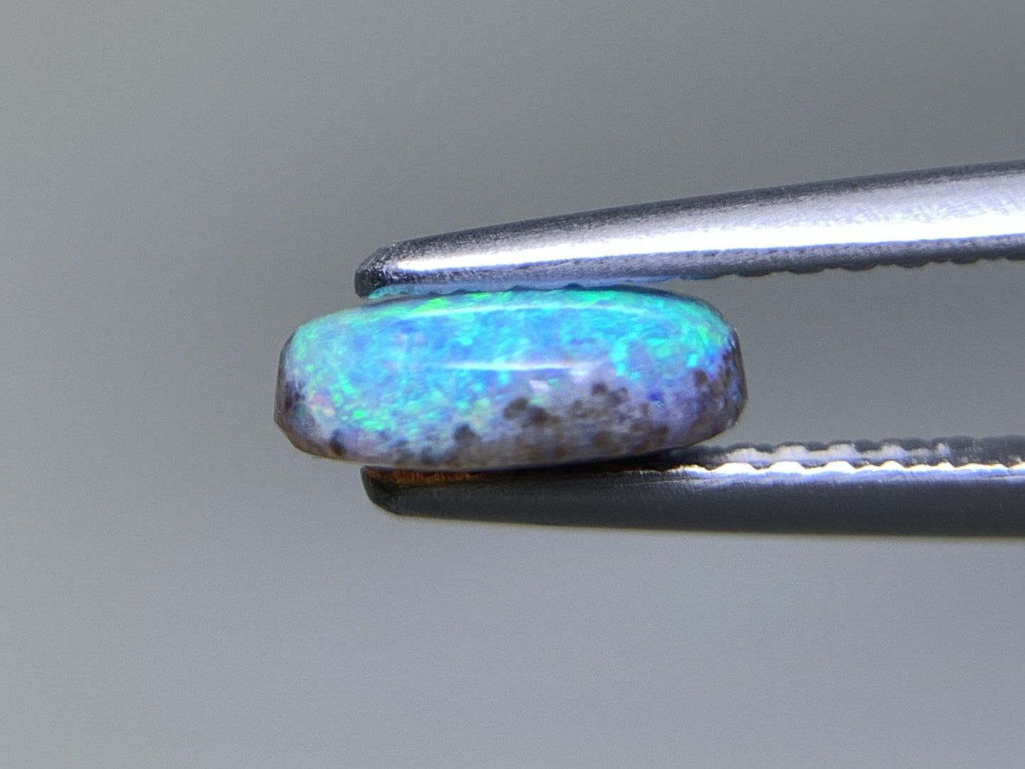 ブラックオパール 天然 0.974ct 宝石ソーティング付き 8.0㎜×6.0㎜×3.0㎜ ルース（ 裸石 ） 7187Y