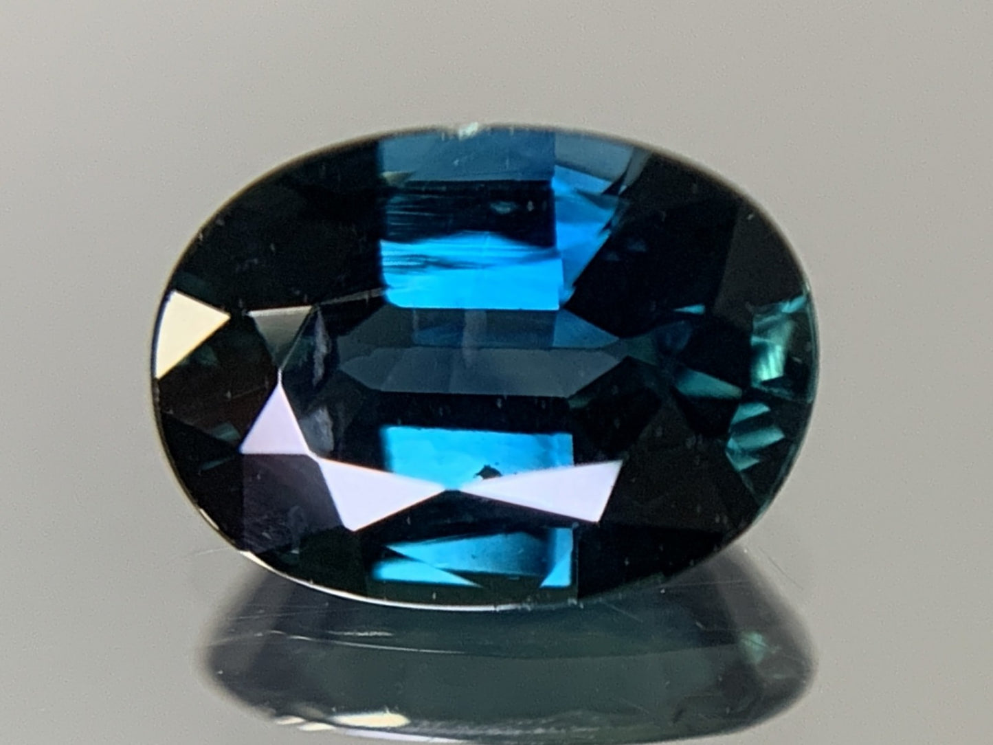 サファイア 天然 1.185ct 中央宝石ソーティング付き 7.58㎜×5.52㎜×3.26㎜ ルース（ 裸石 ） 6099Y