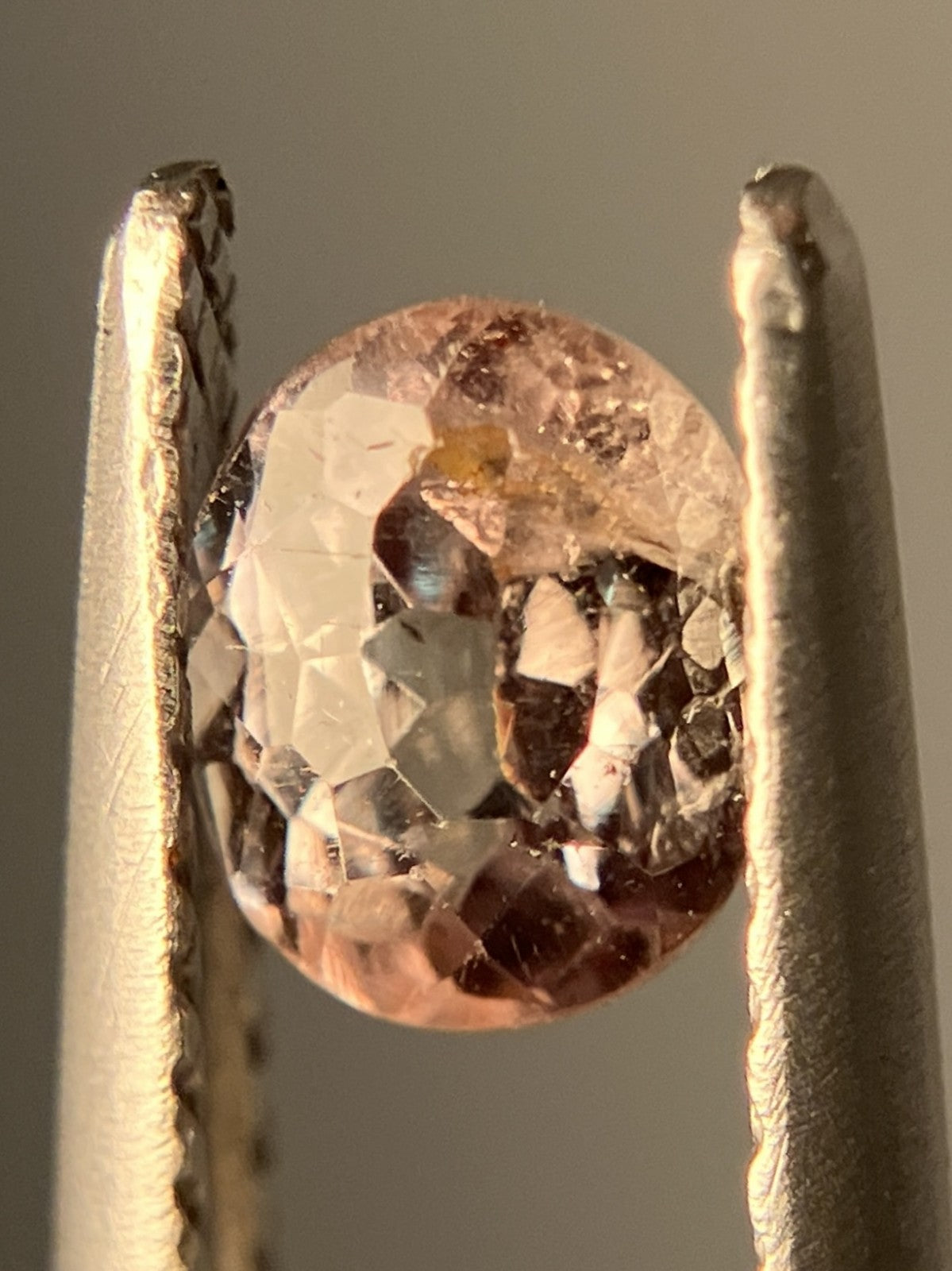 アレキサンドライト  0.526ct  中央宝石ソーティング付き  5.29㎜×4.27㎜×2.98㎜  ルース（ 裸石 ） 3869YY