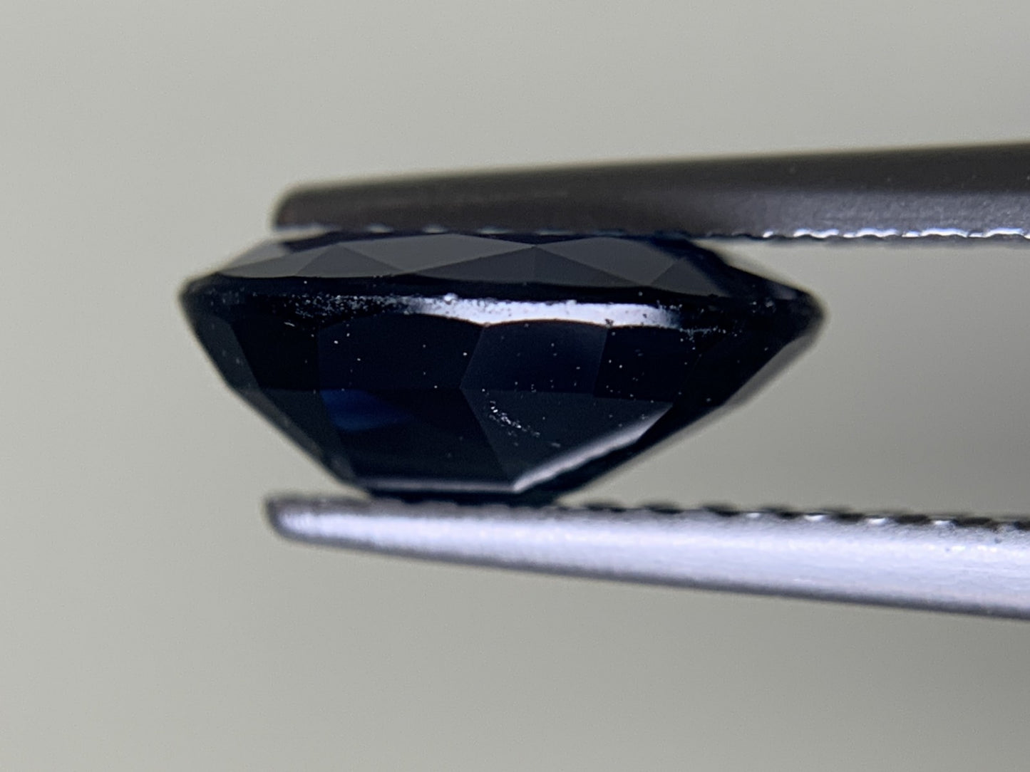 サファイア 天然 2.573ct 中央宝石ソーティング付き 9.56㎜×7.63㎜×4.03㎜ ルース（ 裸石 ） 6054Y
