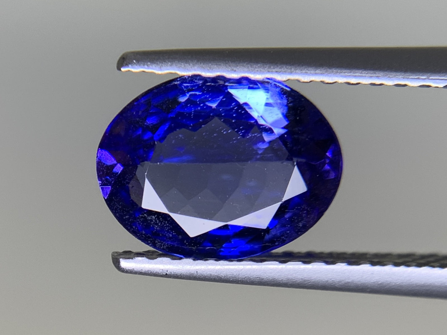 タンザナイト 1.641ct 宝石ソーティング付き  8.9㎜×6.9㎜×3.5㎜  ルース（ 裸石 ） 3277Y