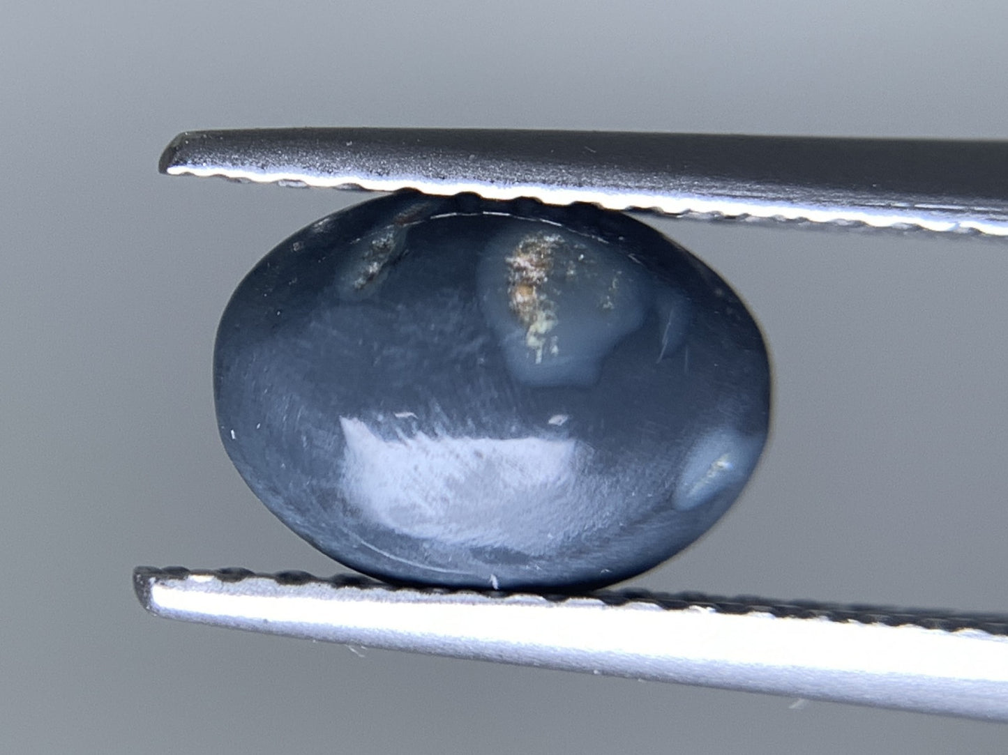 ブラックオパール 天然  0.820ct  宝石ソーティング付き  8.1㎜×6.0㎜×2.7㎜ ルース（ 裸石 ）  5578Y