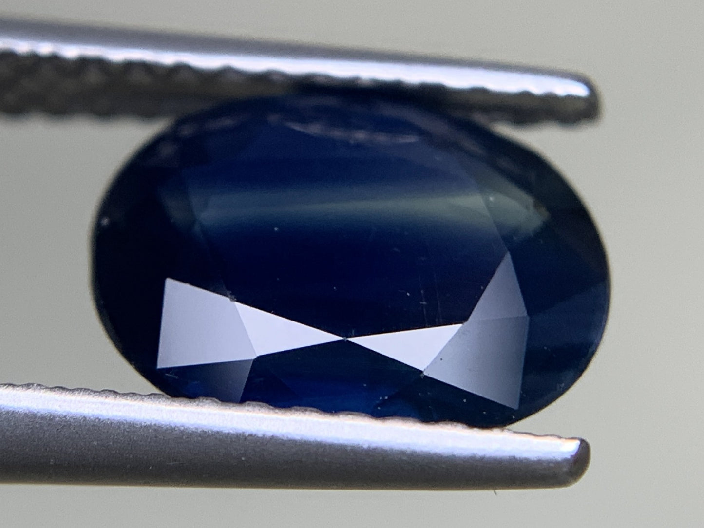 サファイア 天然 2.573ct 中央宝石ソーティング付き 9.56㎜×7.63㎜×4.03㎜ ルース（ 裸石 ） 6054Y