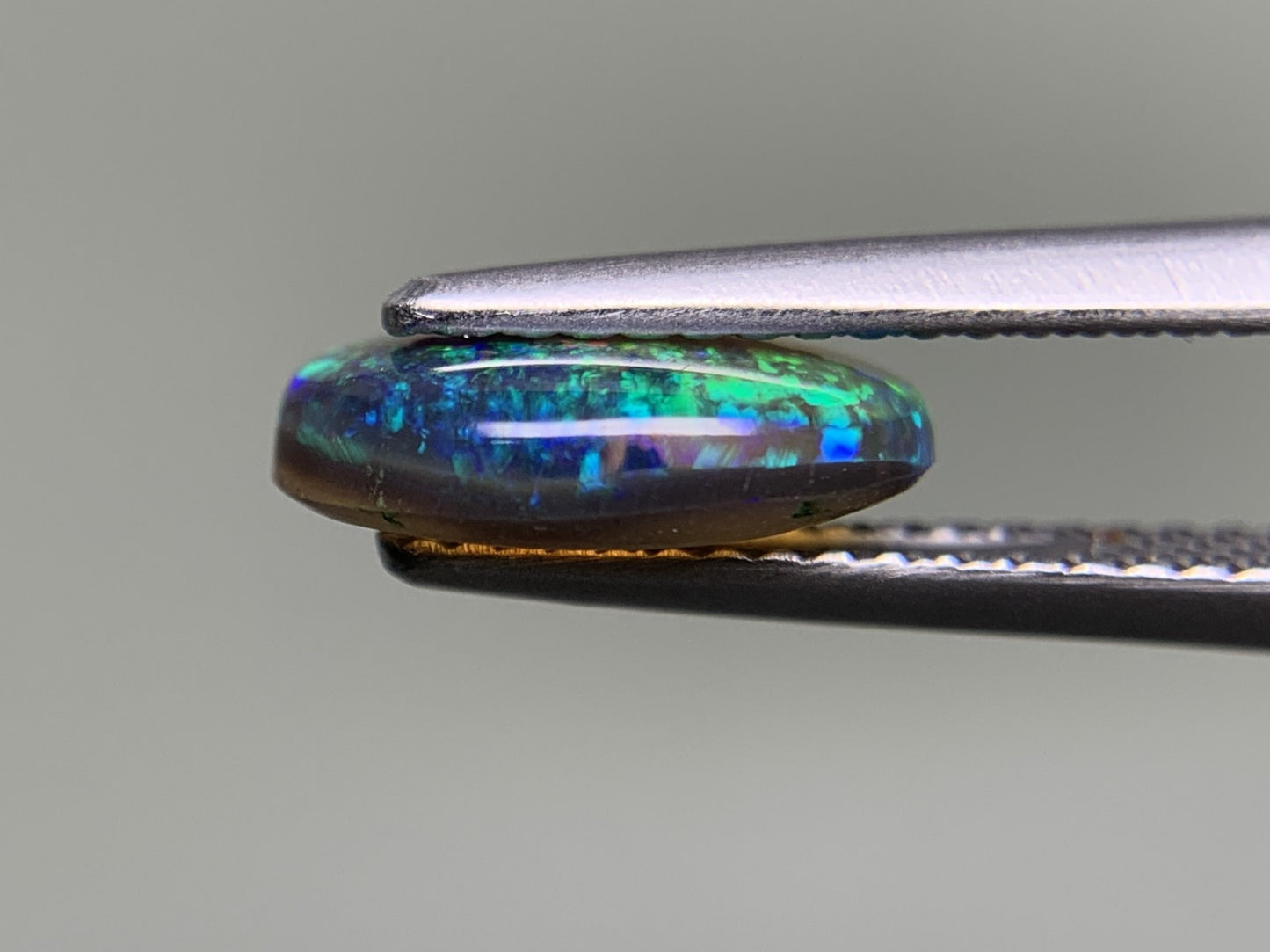 ブラックオパール 1.583ct 宝石ソーティング付き  10.4㎜×7.2㎜×3.2㎜ ルース（ 裸石 ） 2233Y