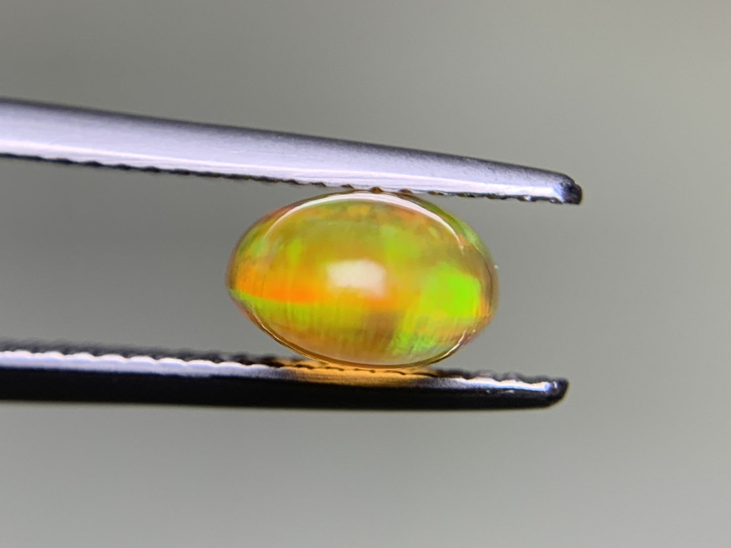ファイアオパール 3.129ct  中央宝石ソーティング付き  13.6㎜×8.0㎜×5.1㎜  ルース（ 裸石 ） 4071Y