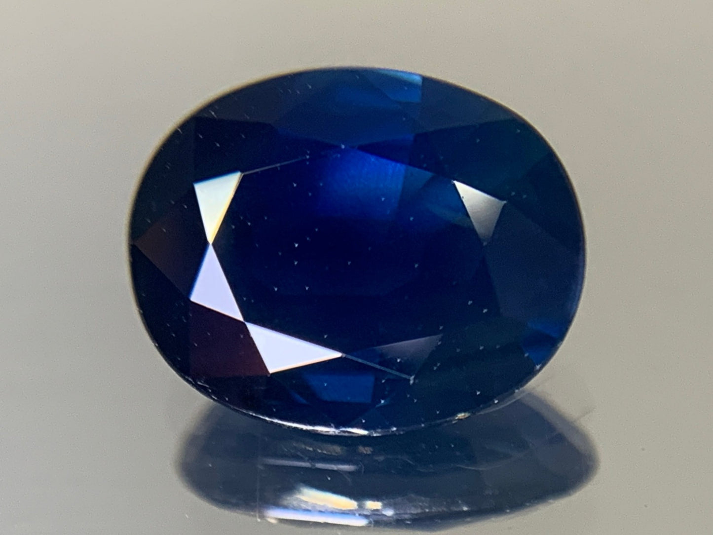 サファイア 天然 2.573ct 中央宝石ソーティング付き 9.56㎜×7.63㎜×4.03㎜ ルース（ 裸石 ） 6054Y