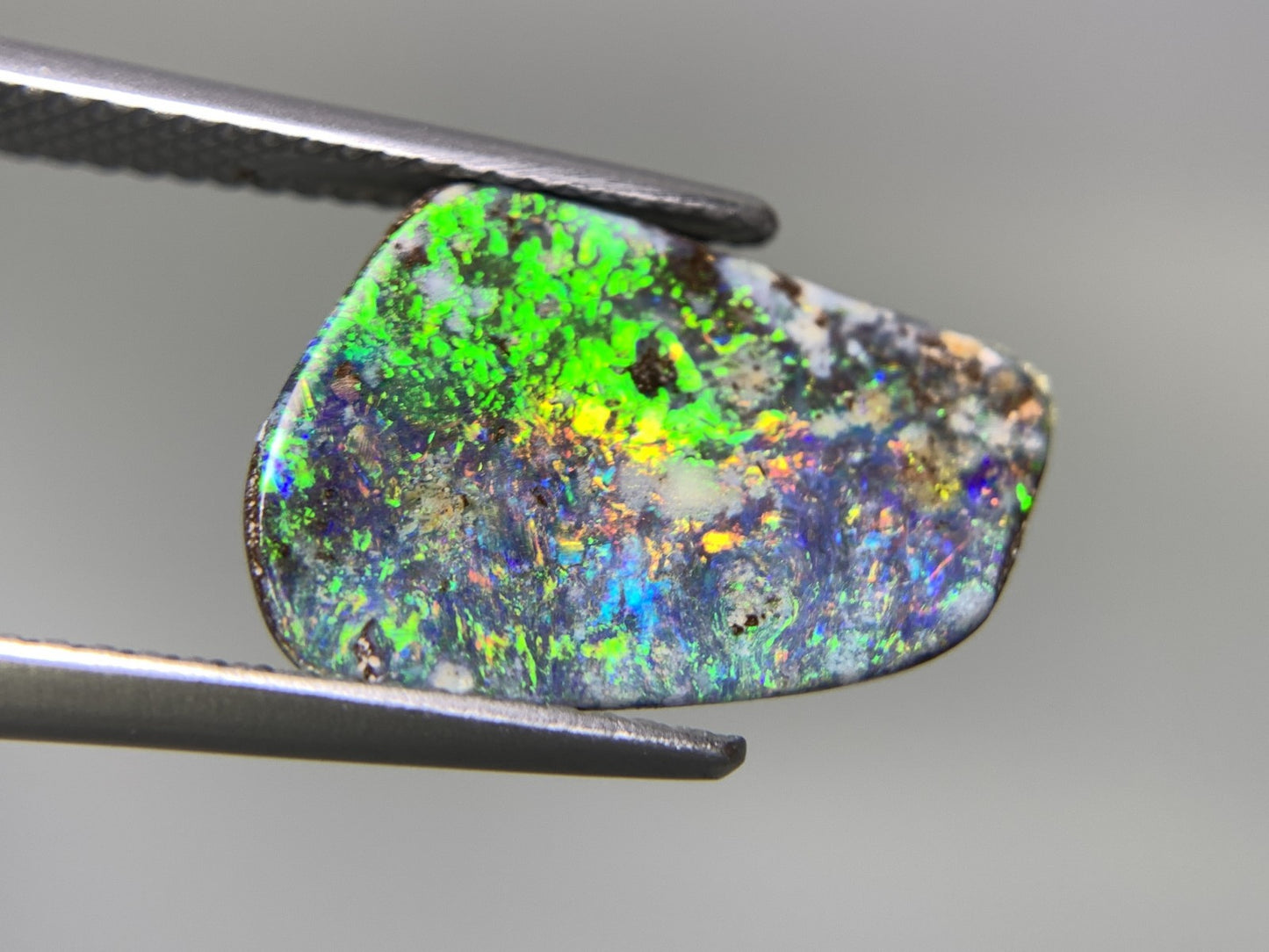 ボルダーオパール 4.864ct 宝石ソーティング付き  18.0㎜×12.0㎜×3.1㎜ ルース（ 裸石 ） 2212Y