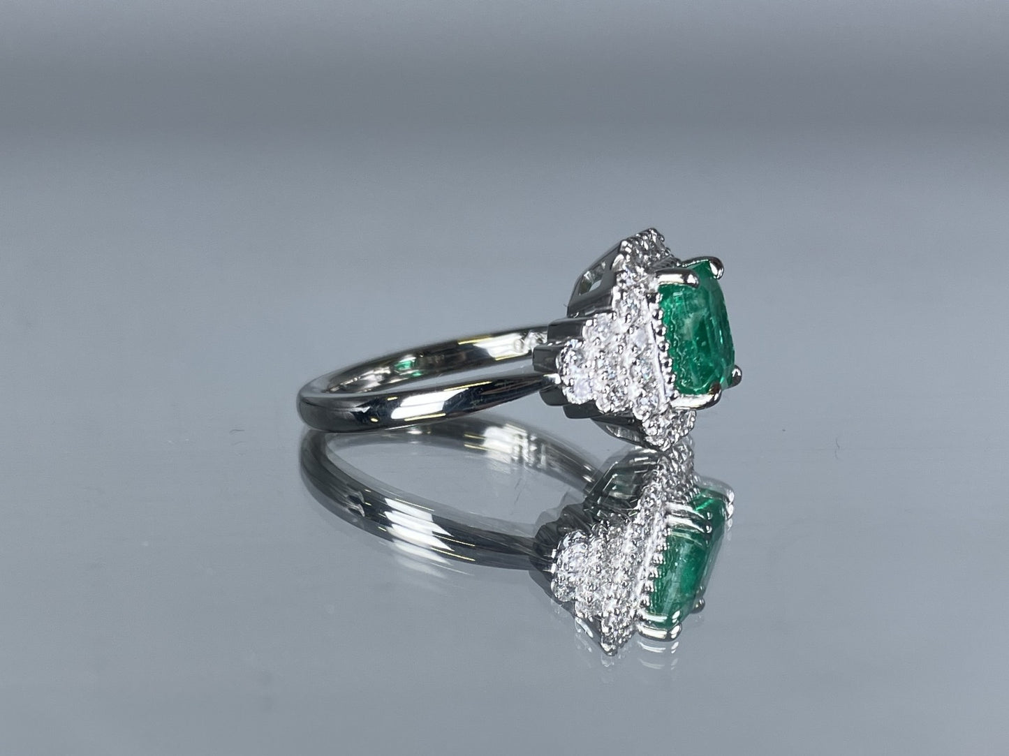 エメラルド 1.53ct Colombia intense to vivid green GRS鑑別書 D0.47ct PT900 6.0g 指輪 （JP12号） サイズ直し無料 7750K