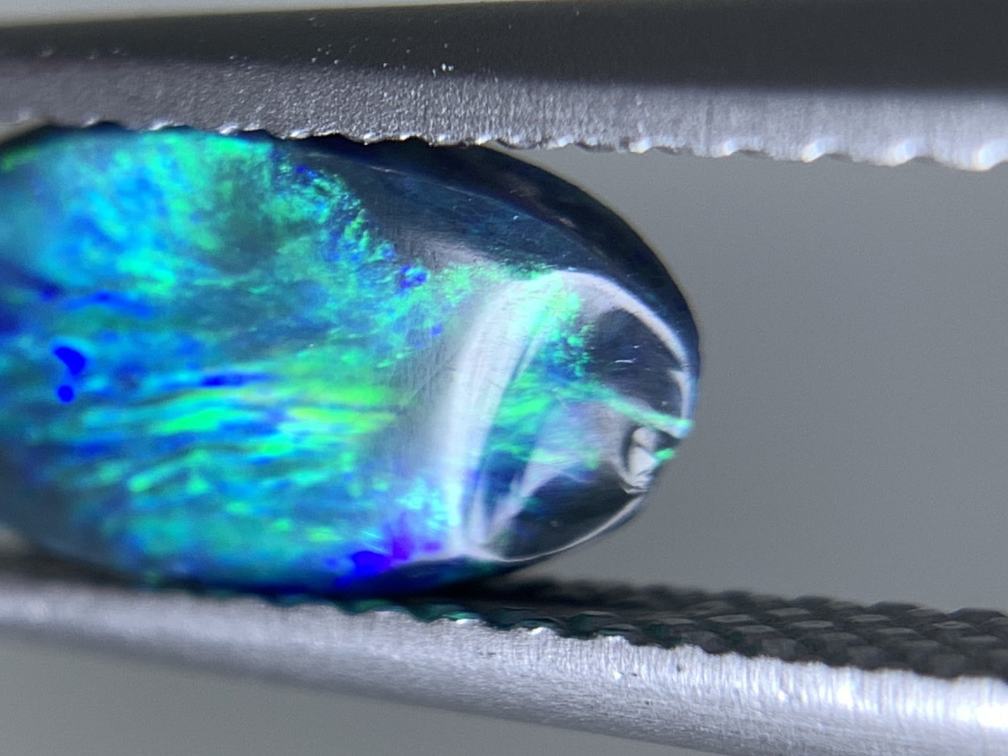 ブラックオパール 天然  0.773ct  宝石ソーティング付き  9.6㎜×5.2㎜×2.5㎜ ルース（ 裸石 ）  5527Y