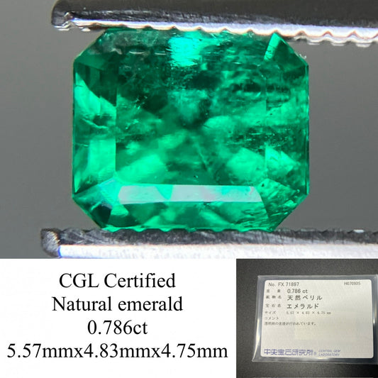 エメラルド 天然  0.786ct  中央宝石ソーティング付き  5.57㎜×4.83㎜×4.75㎜  ルース（ 裸石 ） 5946YY