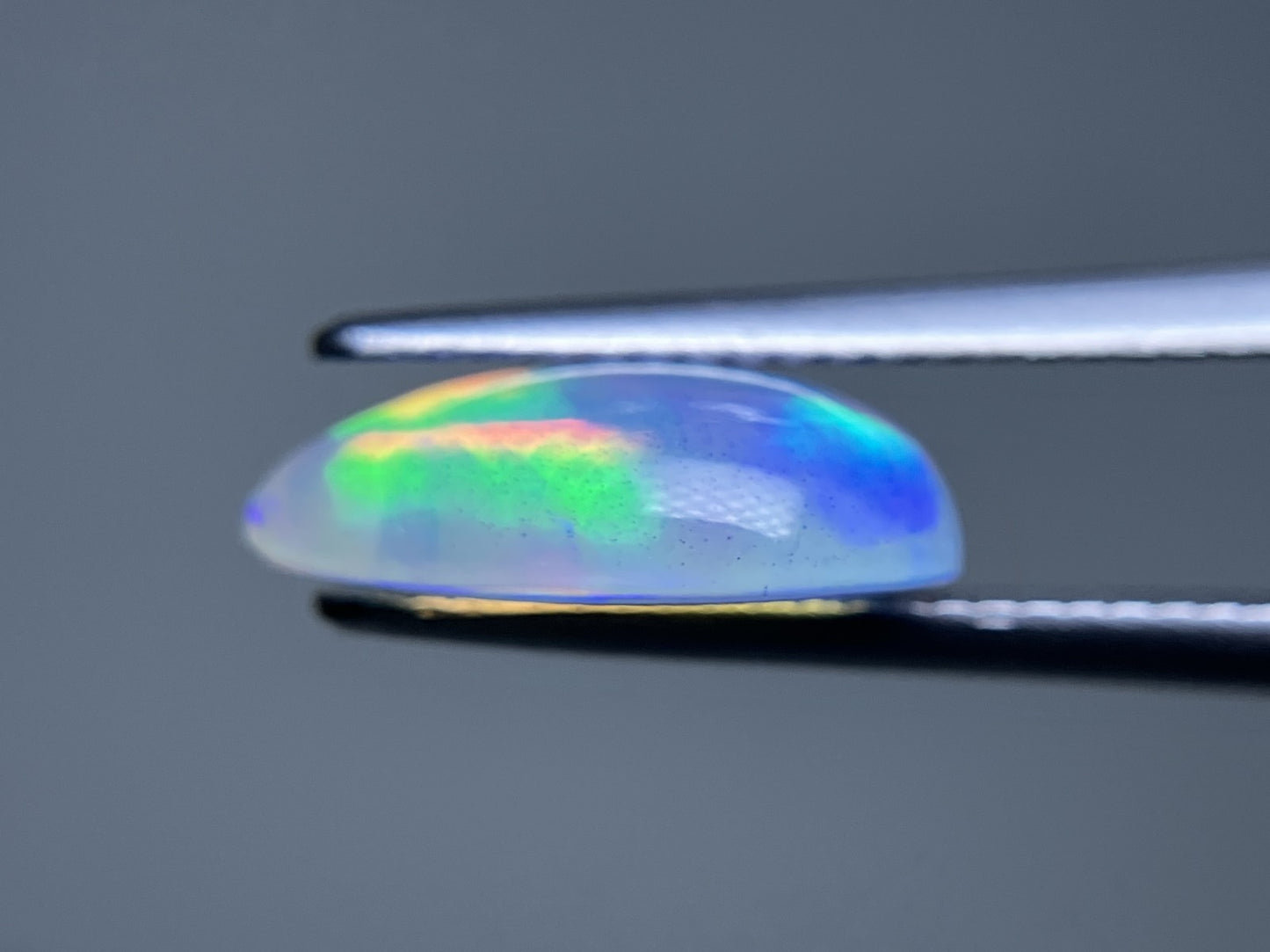 オパール 2.647ct 宝石ソーティング付き  12.7㎜×10.1㎜×4.3㎜  ルース（ 裸石 ） 3964YY