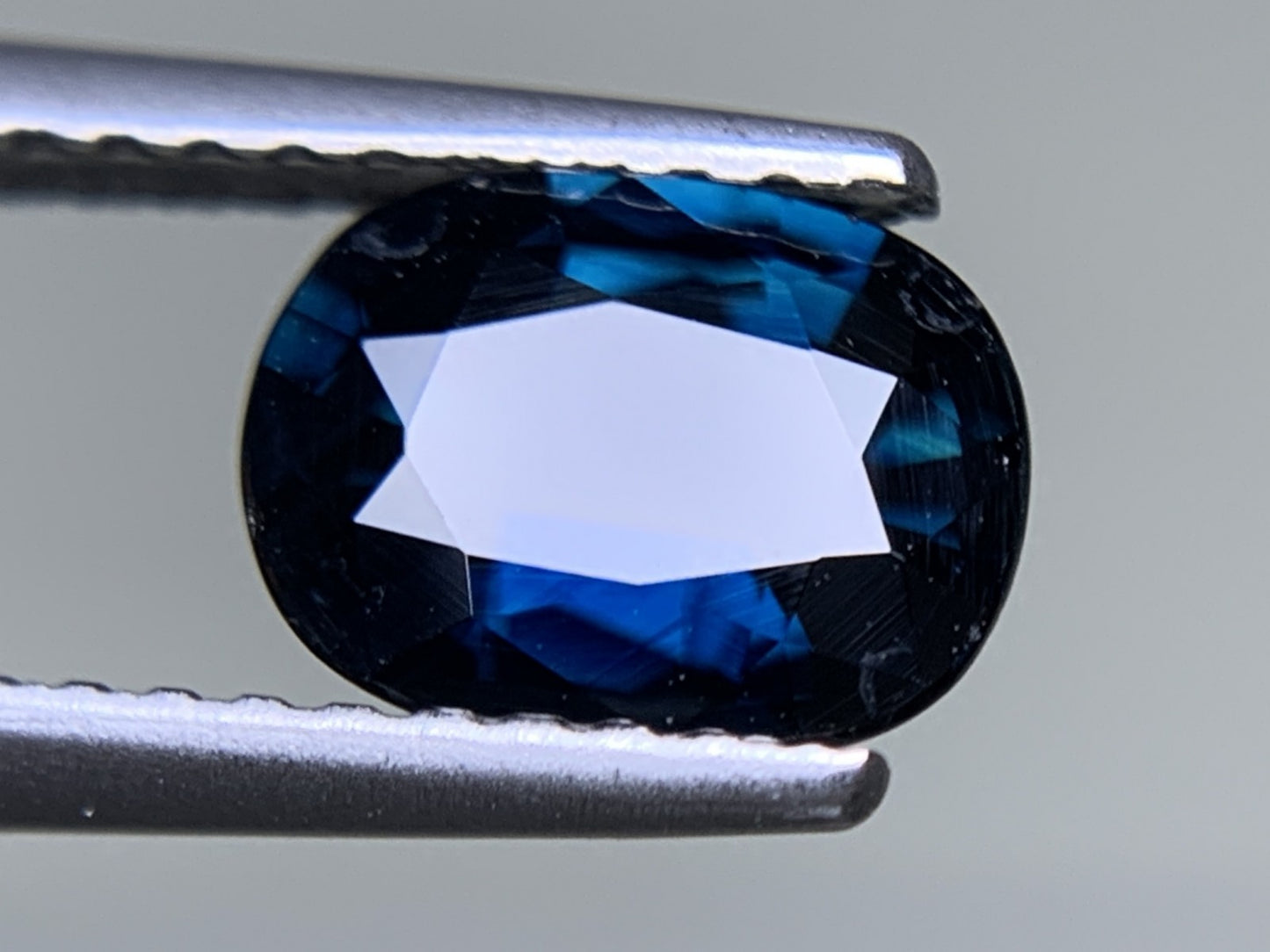 サファイア 天然 1.217ct 中央宝石ソーティング付き 7.43㎜×5.78㎜×3.28㎜ ルース（ 裸石 ） 6182Y