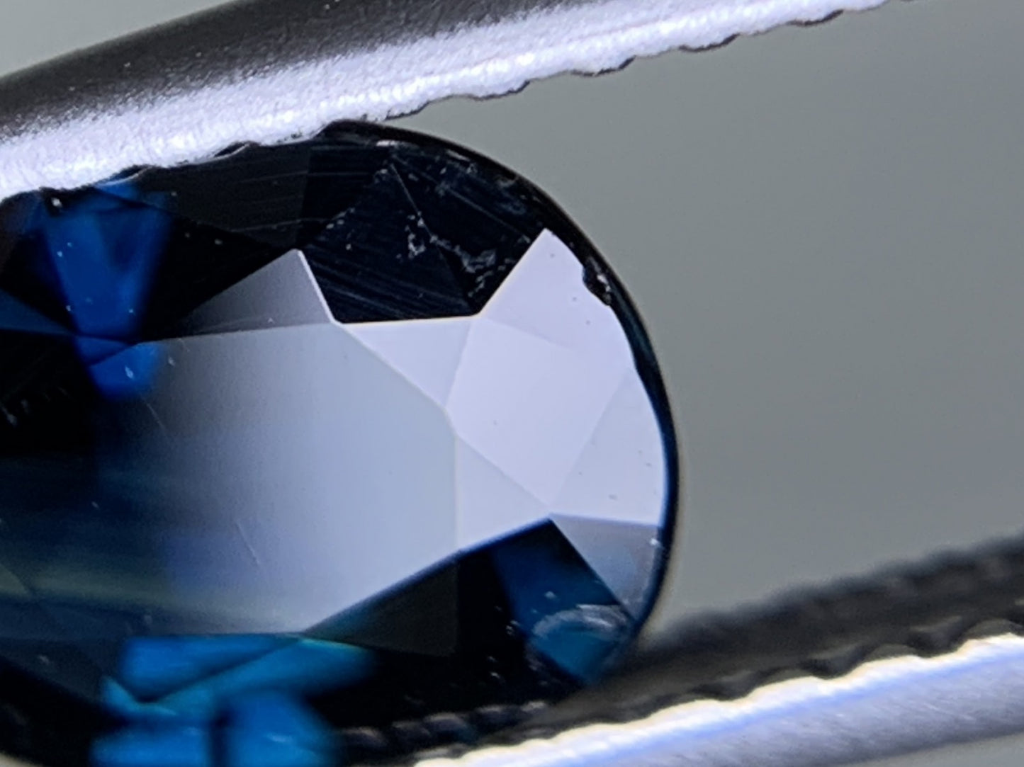 サファイア 天然 1.217ct 中央宝石ソーティング付き 7.43㎜×5.78㎜×3.28㎜ ルース（ 裸石 ） 6182Y