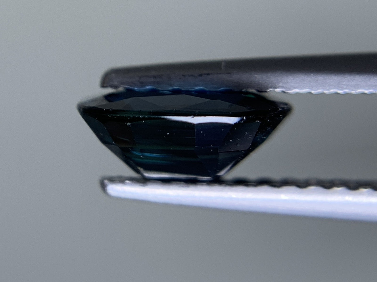 サファイア 天然 1.217ct 中央宝石ソーティング付き 7.43㎜×5.78㎜×3.28㎜ ルース（ 裸石 ） 6182Y