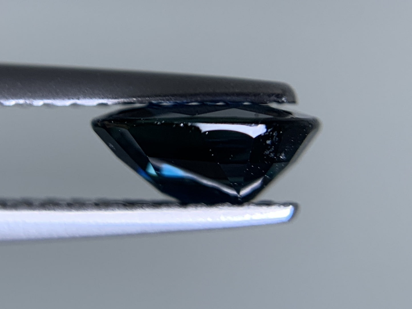 サファイア 天然 1.217ct 中央宝石ソーティング付き 7.43㎜×5.78㎜×3.28㎜ ルース（ 裸石 ） 6182Y
