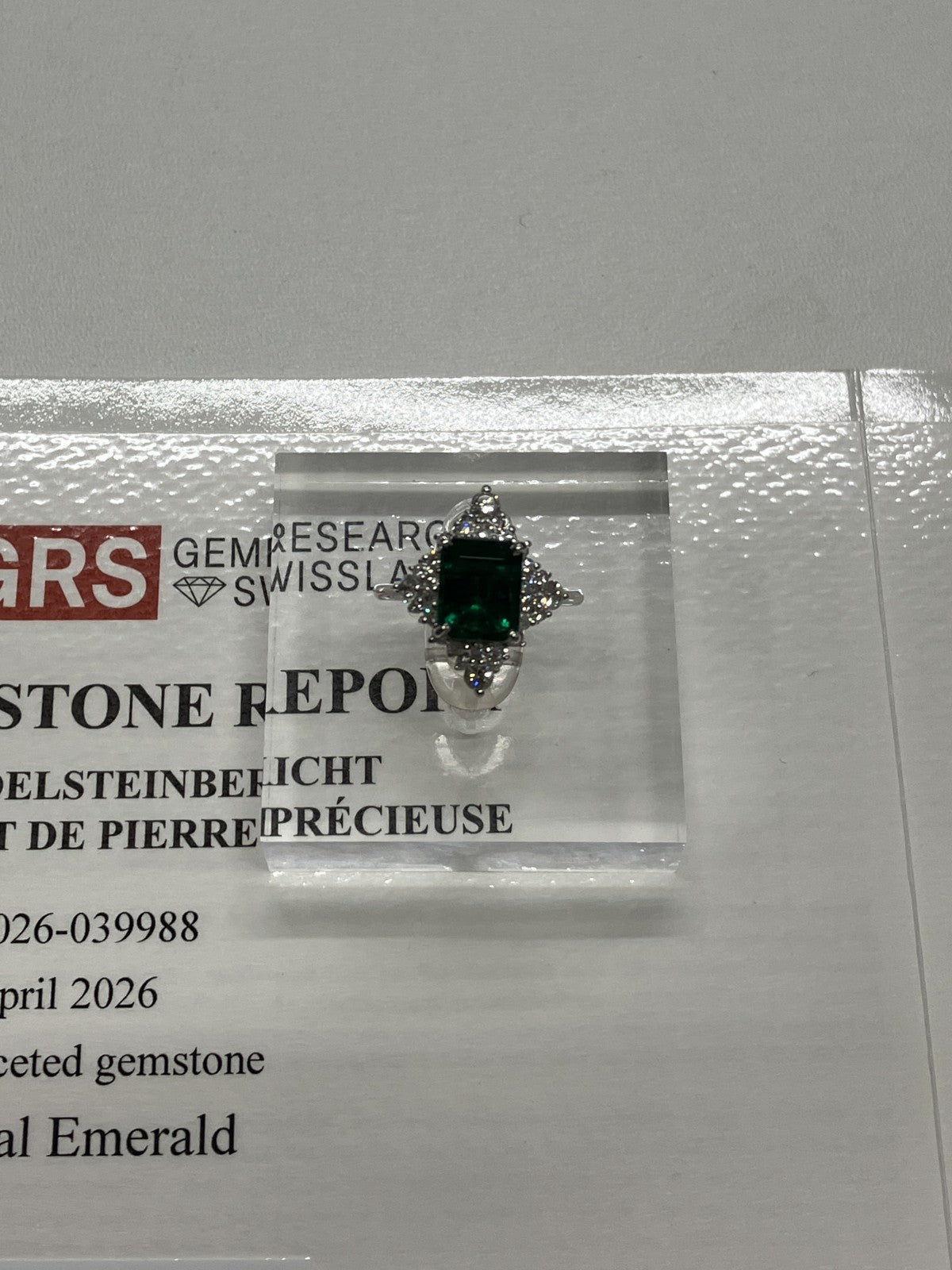 エメラルド 1.95ct 宝石鑑別書 D0.67ct PT900 5.5g 指輪 （JP9号） サイズ直し無料 5345K
