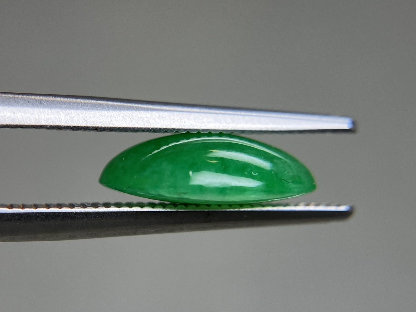 ヒスイ 翡翠  天然  3.291ct  宝石ソーティング付き  11.6㎜×8.7㎜×3.7㎜   ルース（ 裸石 ） 5908YY