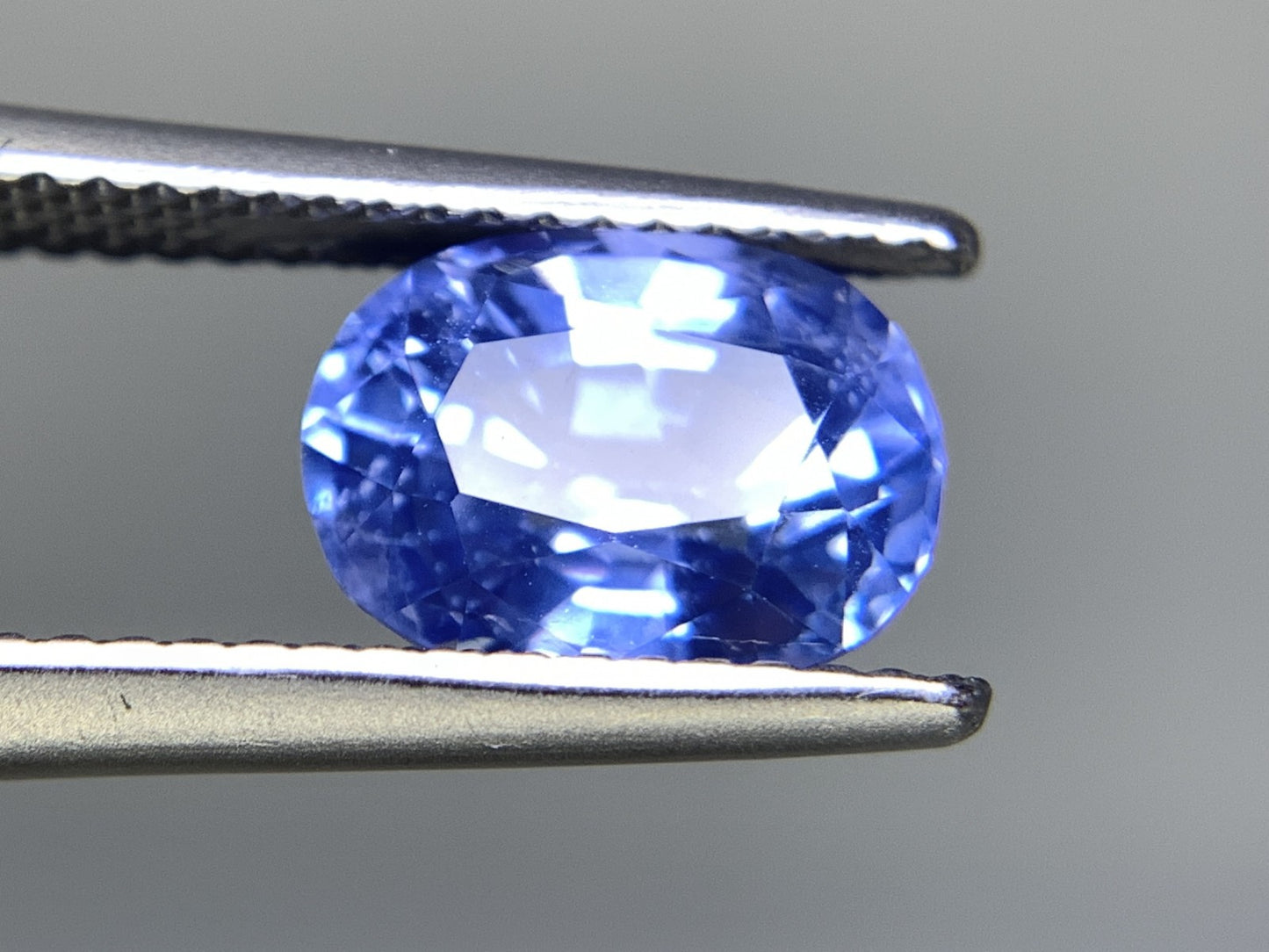 サファイア 3.376ct 宝石ソーティング付き  9.5㎜×7.3㎜×5.4㎜ ルース（ 裸石 ） 2285Y