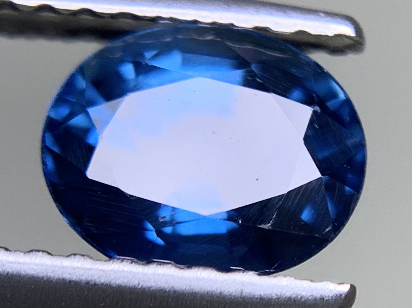サファイア 天然 1.381ct 中央宝石ソーティング付き 7.01㎜×5.88㎜×4.08㎜ ルース（ 裸石 ） 6141Y