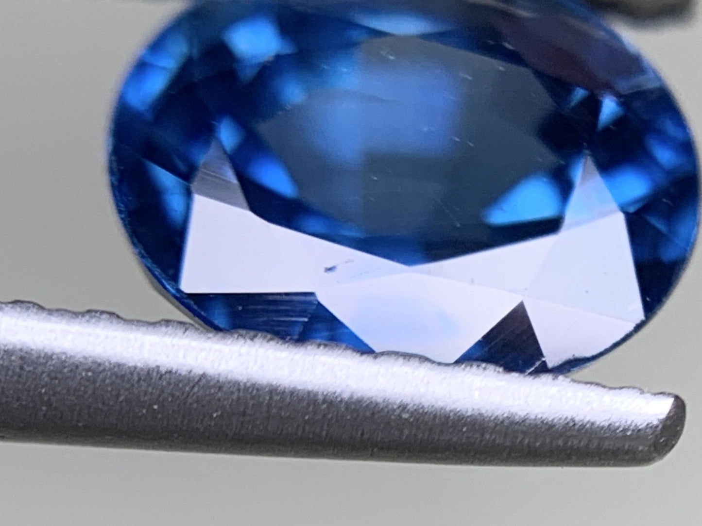 サファイア 天然 1.381ct 中央宝石ソーティング付き 7.01㎜×5.88㎜×4.08㎜ ルース（ 裸石 ） 6141Y