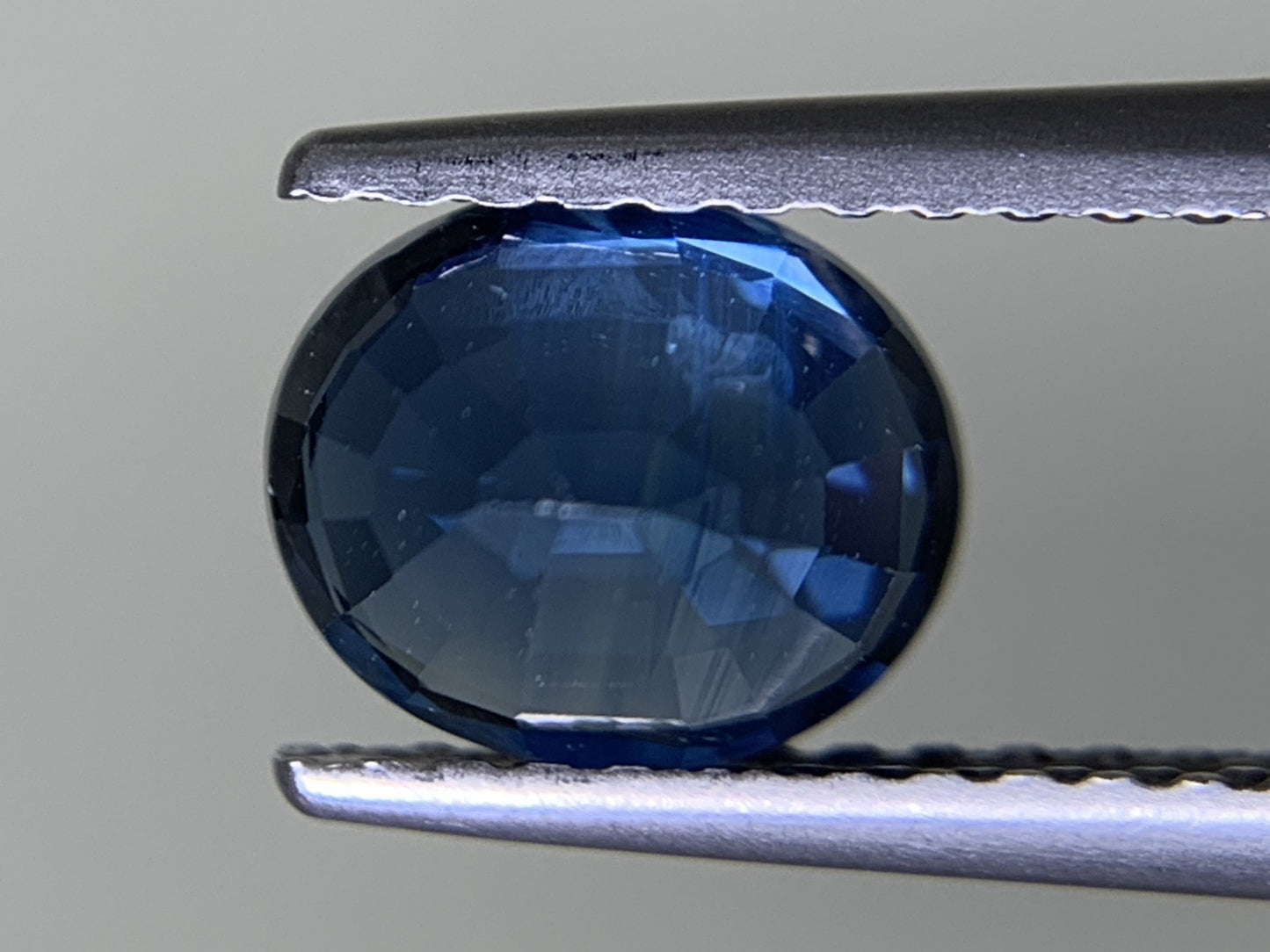 サファイア 天然 1.381ct 中央宝石ソーティング付き 7.01㎜×5.88㎜×4.08㎜ ルース（ 裸石 ） 6141Y