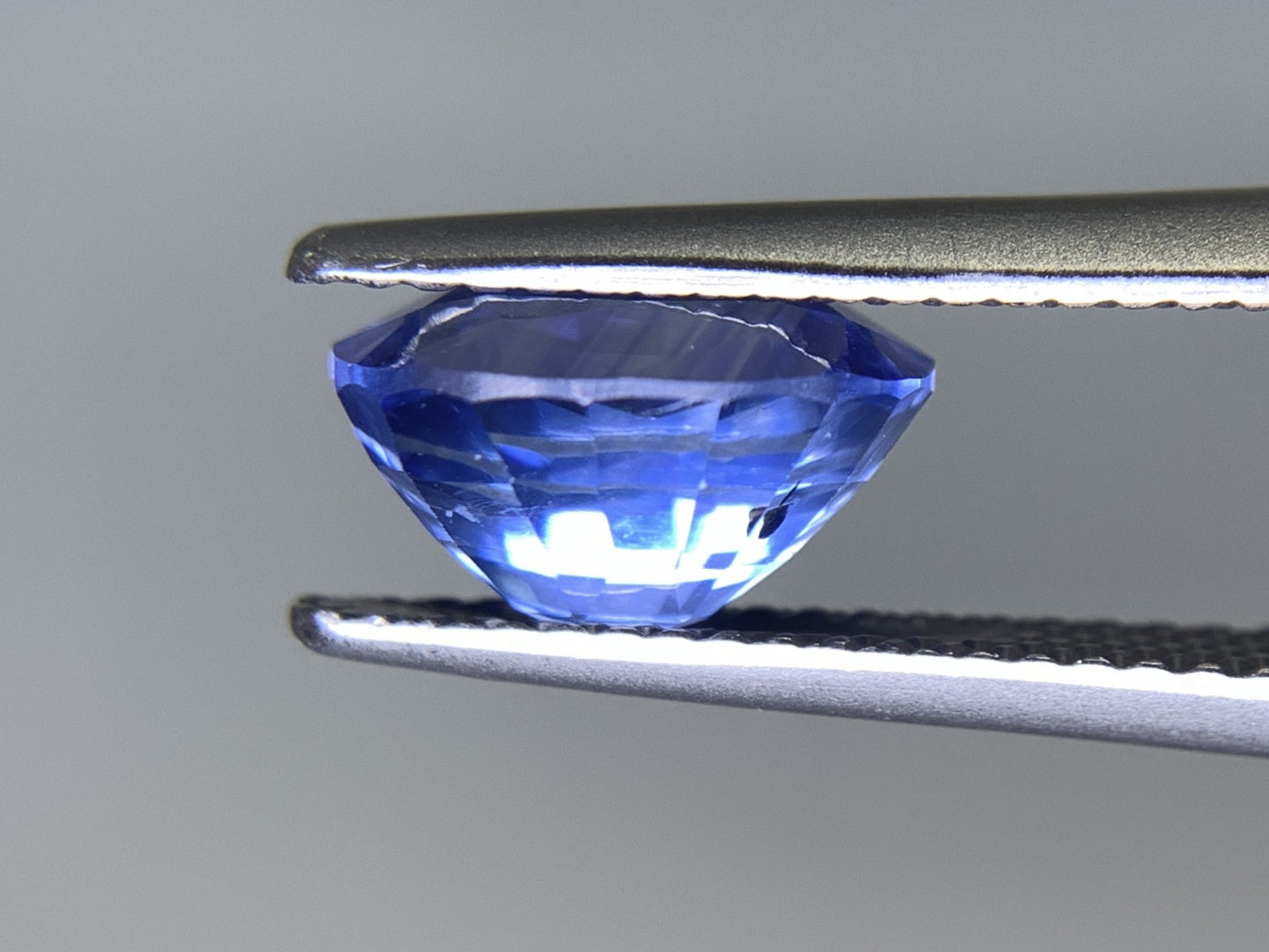 サファイア 3.376ct 宝石ソーティング付き  9.5㎜×7.3㎜×5.4㎜ ルース（ 裸石 ） 2285Y