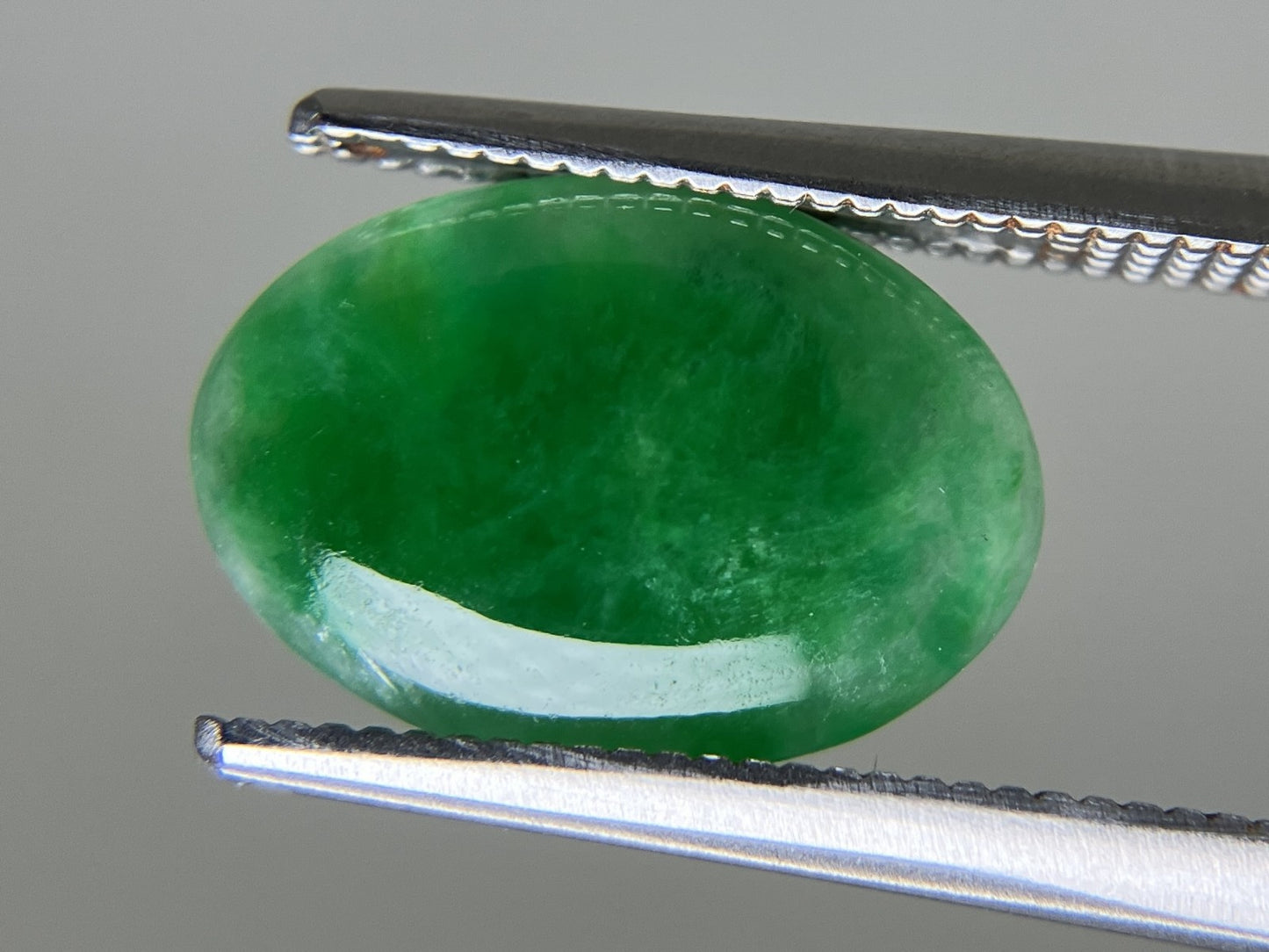 ヒスイ 翡翠 天然 3.075ct 宝石ソーティング付き 12.4㎜×8.7㎜×2.8㎜ ルース（ 裸石 ） 5905YY