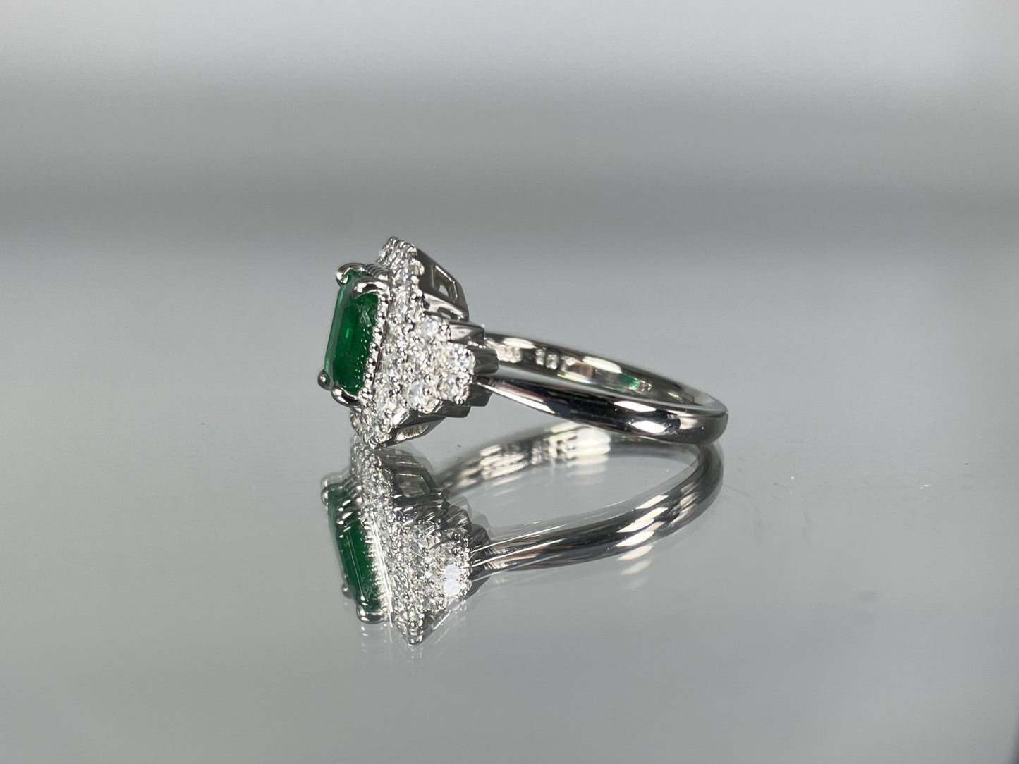 エメラルド 1.07ct Zambia vivid to deep green 宝石鑑別書 D0.47ct PT900 6.0g 指輪 （JP12号） サイズ直し無料 7927K