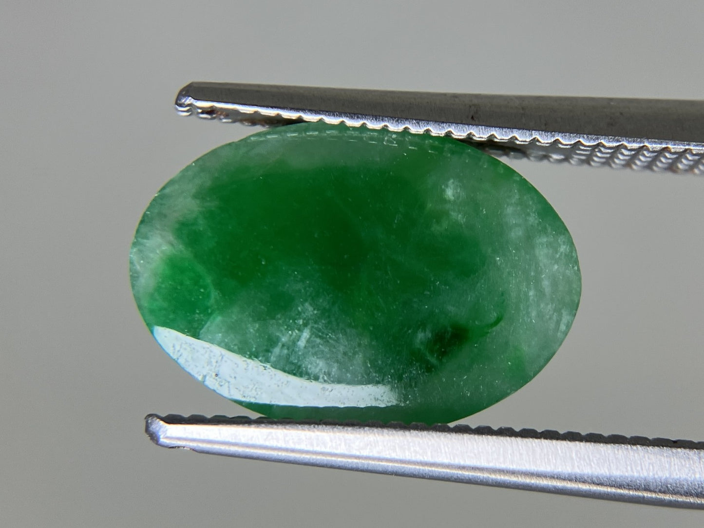 ヒスイ 翡翠 天然 3.075ct 宝石ソーティング付き 12.4㎜×8.7㎜×2.8㎜ ルース（ 裸石 ） 5905YY