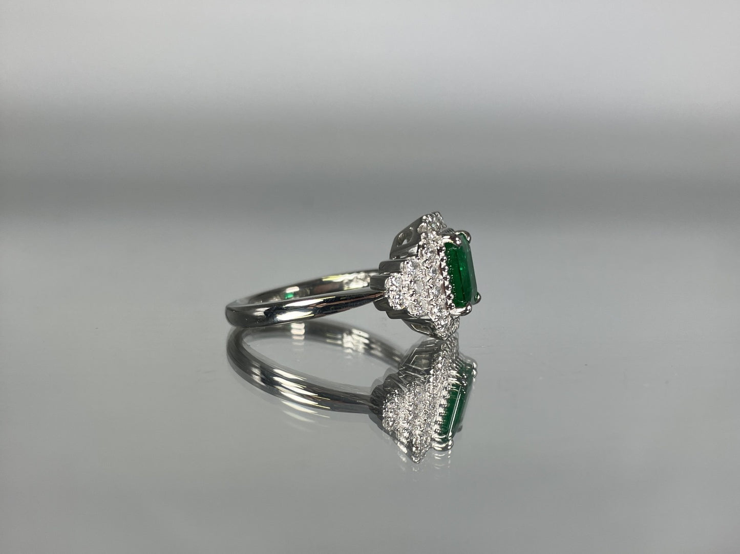 エメラルド 1.07ct Zambia vivid to deep green 宝石鑑別書 D0.47ct PT900 6.0g 指輪 （JP12号） サイズ直し無料 7927K