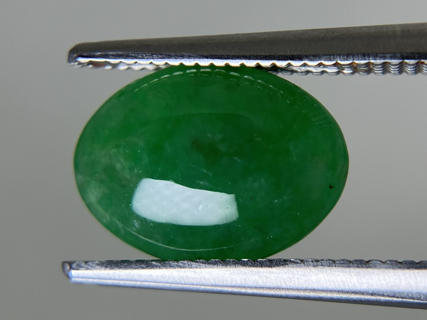 ヒスイ 翡翠  天然  2.769ct  宝石ソーティング付き  10.7㎜×7.8㎜×3.7㎜   ルース（ 裸石 ） 5933YY