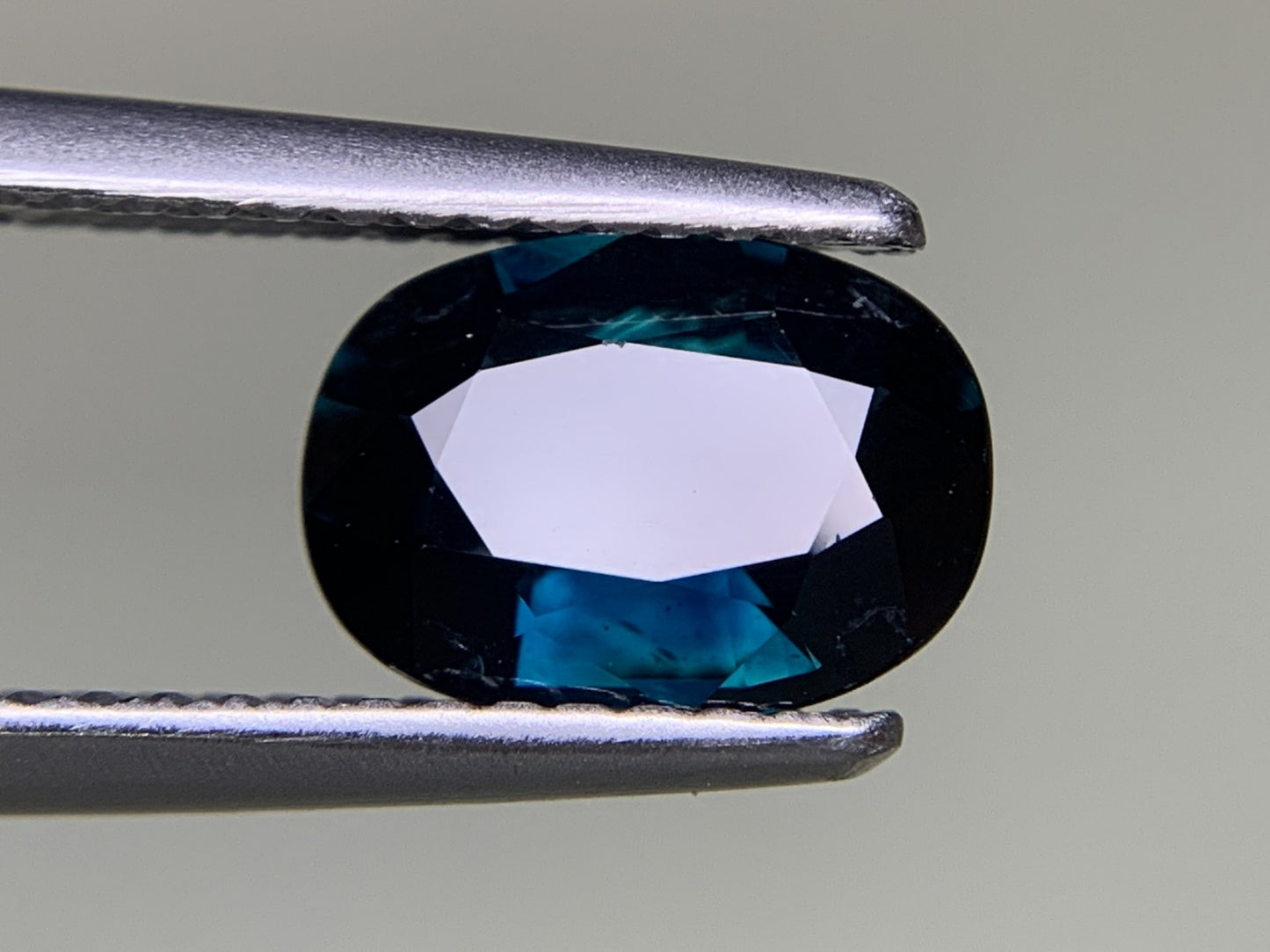 サファイア 1.788ct  宝石ソーティング付き  8.8㎜×6.4㎜×3.5㎜  ルース（ 裸石 ） 3232Y
