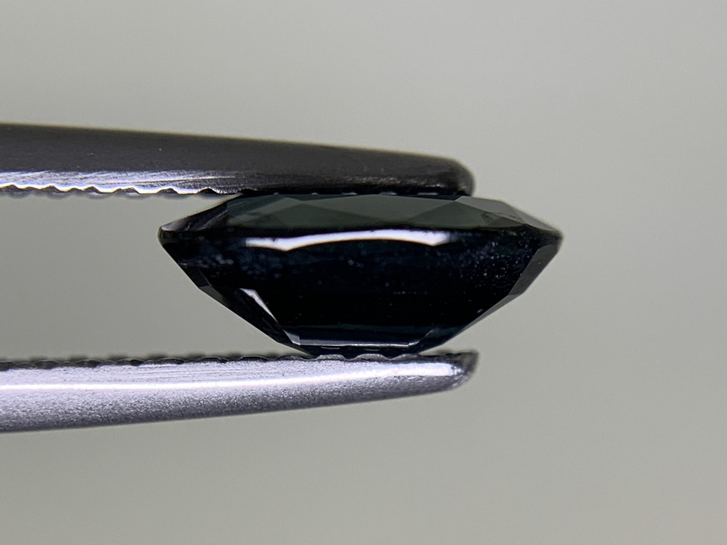 サファイア 1.788ct  宝石ソーティング付き  8.8㎜×6.4㎜×3.5㎜  ルース（ 裸石 ） 3232Y