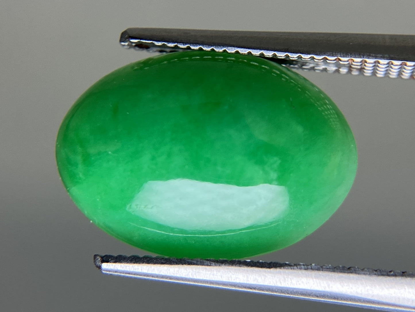 ヒスイ 翡翠  天然  5.235ct  宝石ソーティング付き  14.7㎜10.2㎜×3.9㎜   ルース（ 裸石 ） 5902YY