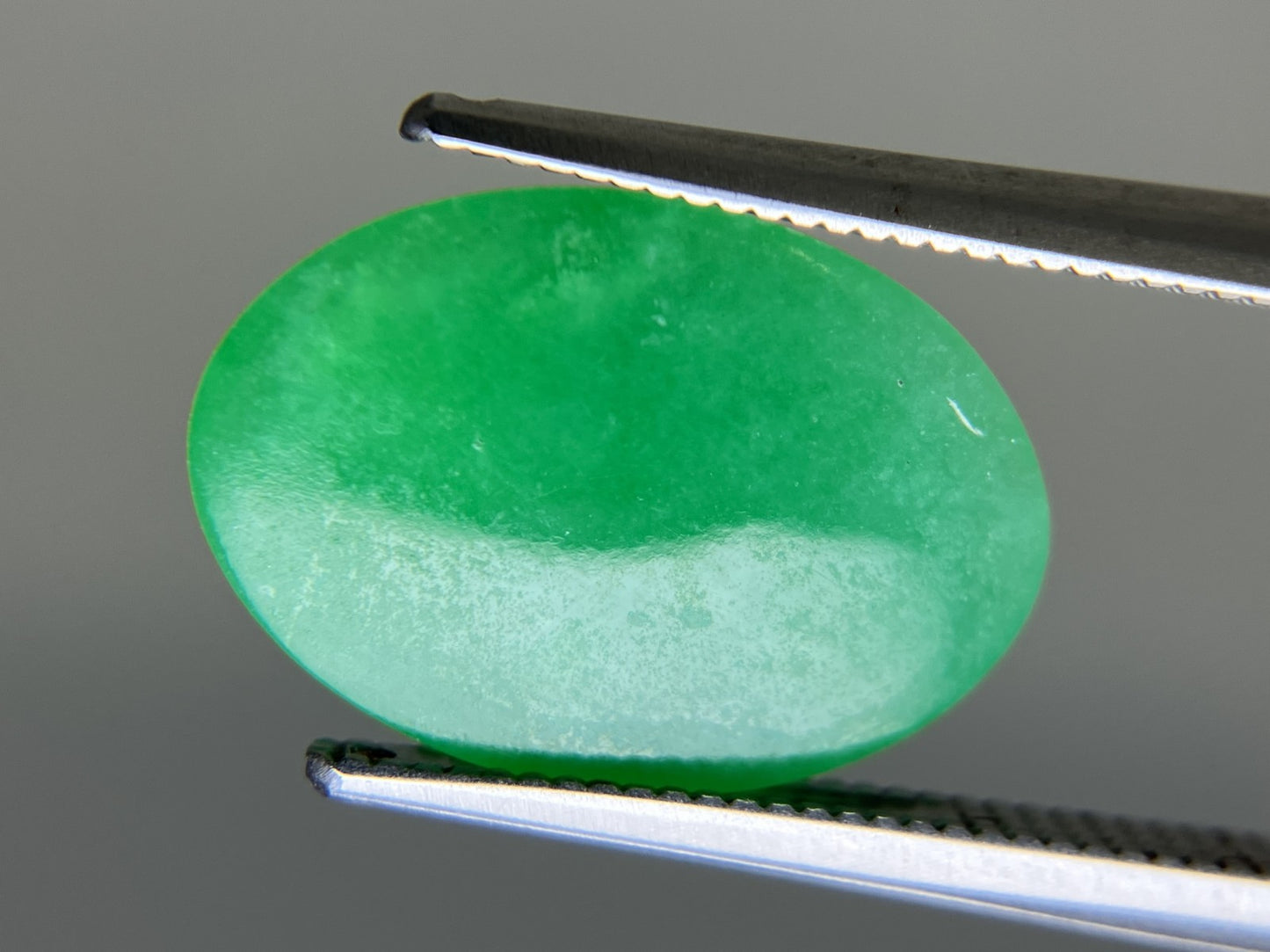 ヒスイ 翡翠  天然  5.235ct  宝石ソーティング付き  14.7㎜10.2㎜×3.9㎜   ルース（ 裸石 ） 5902YY