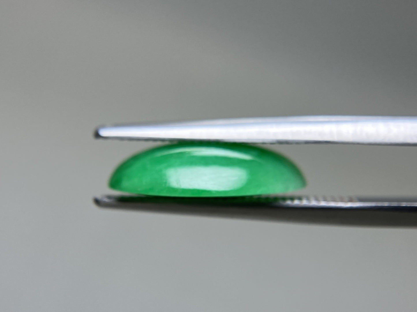 ヒスイ 翡翠  天然  5.235ct  宝石ソーティング付き  14.7㎜10.2㎜×3.9㎜   ルース（ 裸石 ） 5902YY