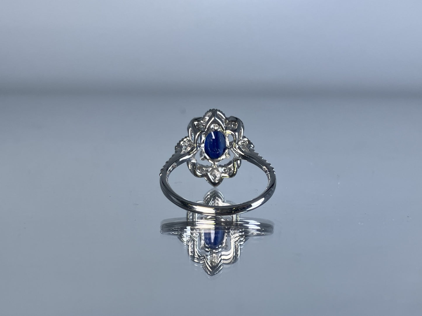 サファイア 1.06ct ロイヤルブルー royal blue AIGS鑑別書 D0.33ct PT900 4.9g 指輪 （JP13号） サイズ直し無料 8174K