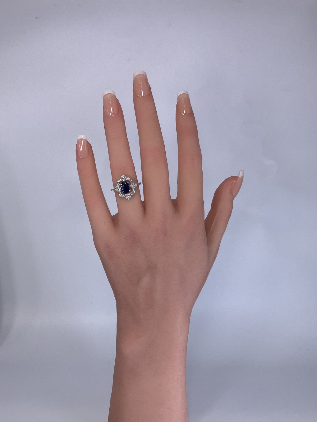サファイア 1.06ct ロイヤルブルー royal blue AIGS鑑別書 D0.33ct PT900 4.9g 指輪 （JP13号） サイズ直し無料 8174K
