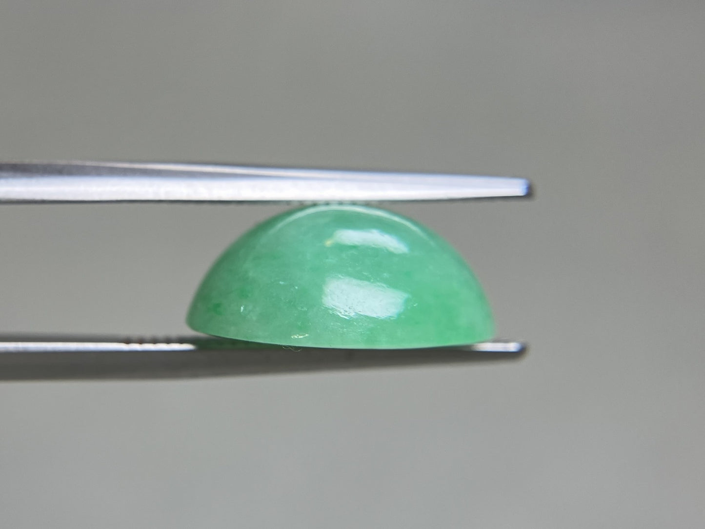 ヒスイ 翡翠 天然 9.710ct 宝石ソーティング付き 14.0㎜×12.3㎜×6.0㎜ ルース（ 裸石 ） 5897YY