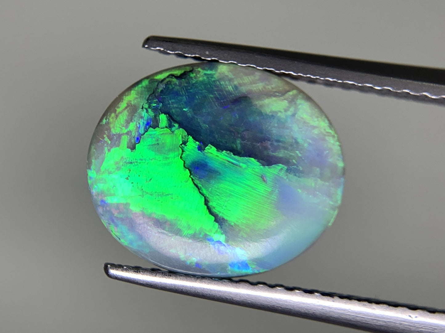 オパール 2.672ct  中央宝石ソーティング付き  12.2㎜×10.3㎜×3.2㎜  天然 ルース（ 裸石 ） 4660Y