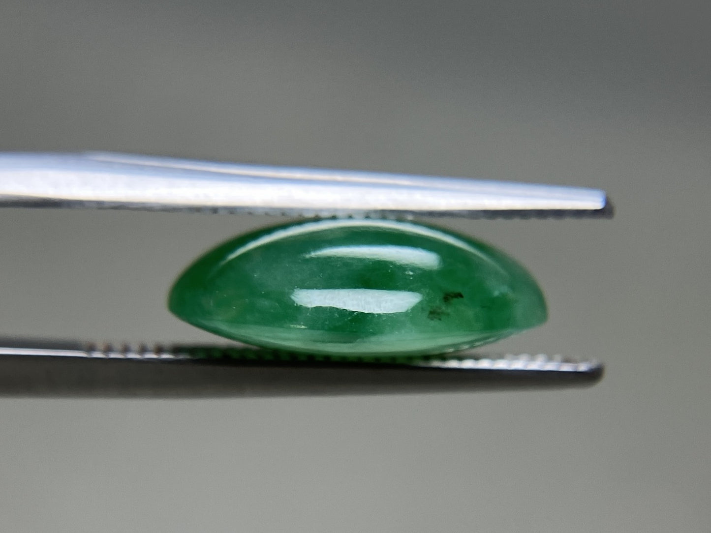 ヒスイ 翡翠 天然 6.505ct 宝石ソーティング付き 13.9㎜×10.8㎜×4.8㎜ ルース（ 裸石 ） 5894YY