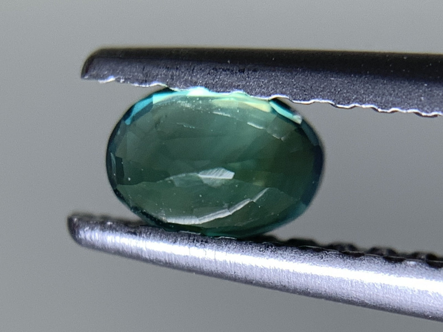 アレキサンドライト  天然  0.300ct  中央宝石ソーティング付き  4.56㎜×3.27㎜×2.39㎜   ルース（ 裸石 ） 5465Y