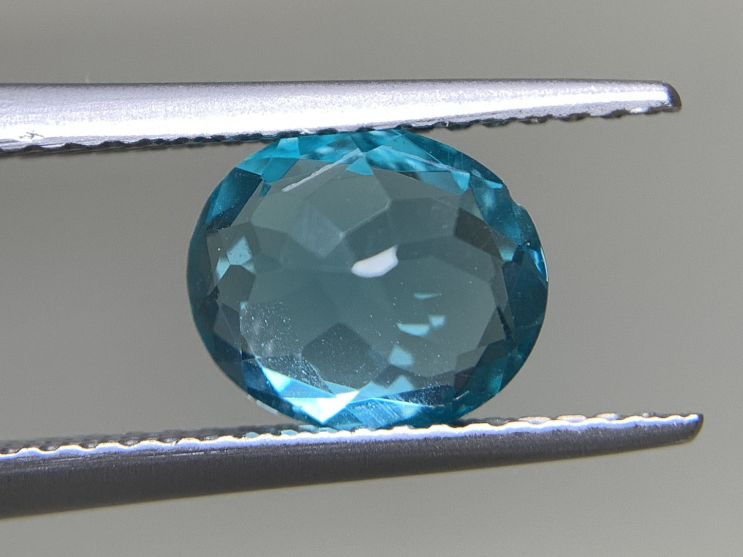 アパタイト 1.666ct  宝石ソーティング付き  8.1㎜×6.9㎜×4.4㎜  天然 ルース（ 裸石 ） 4775Y