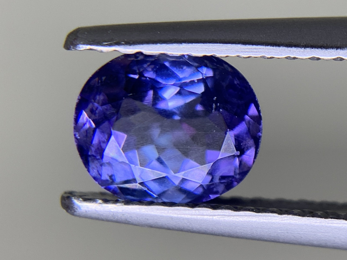 タンザナイト 1.164ct  宝石ソーティング付き  7.0㎜×6.1㎜×3.7㎜  ルース（ 裸石 ） 4092Y