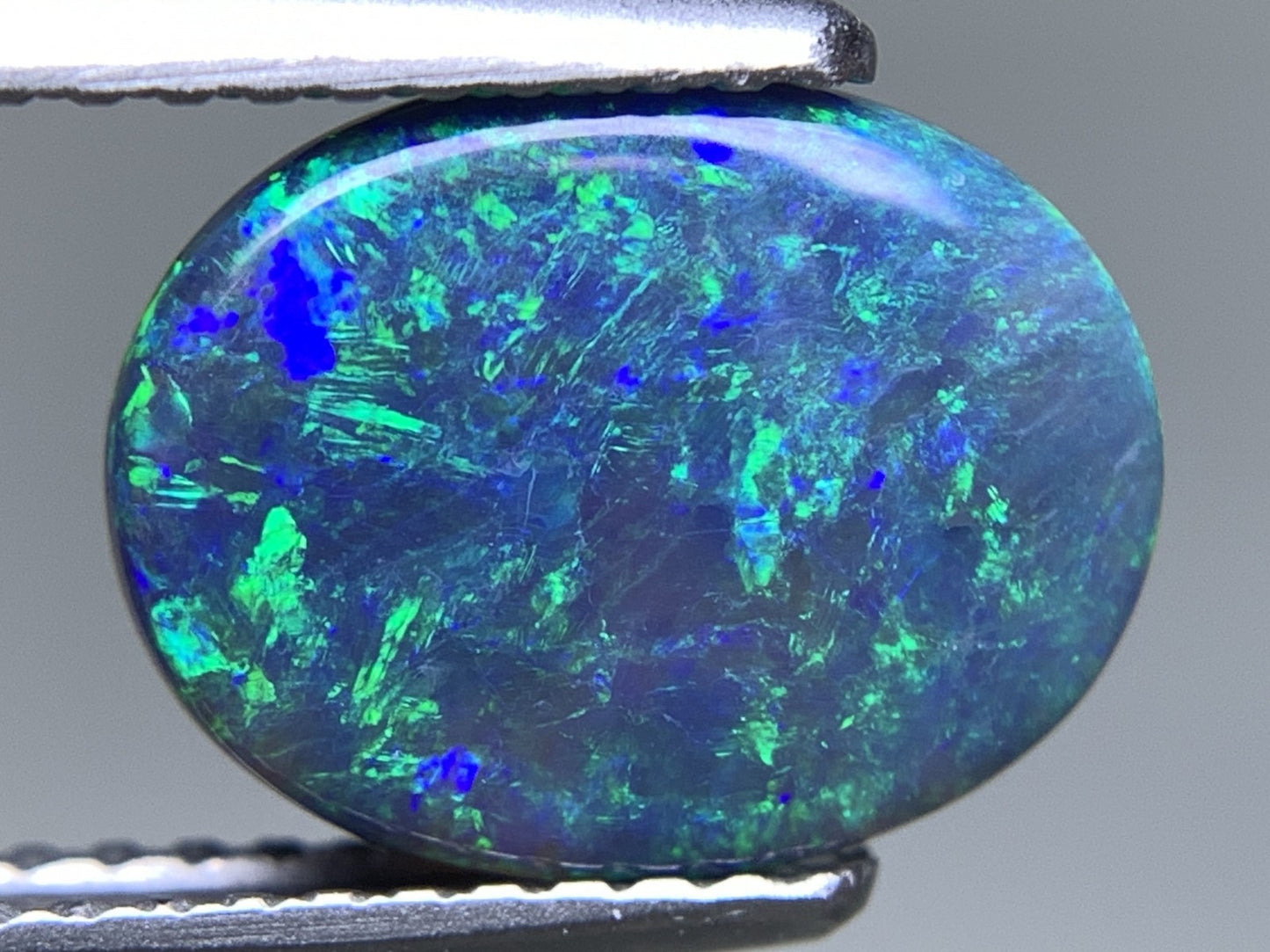 ブラックオパール 天然 1.369ct 中央宝石ソーティング付き 11.0㎜×8.5㎜×2.0㎜ ルース（ 裸石 ） 7208Y