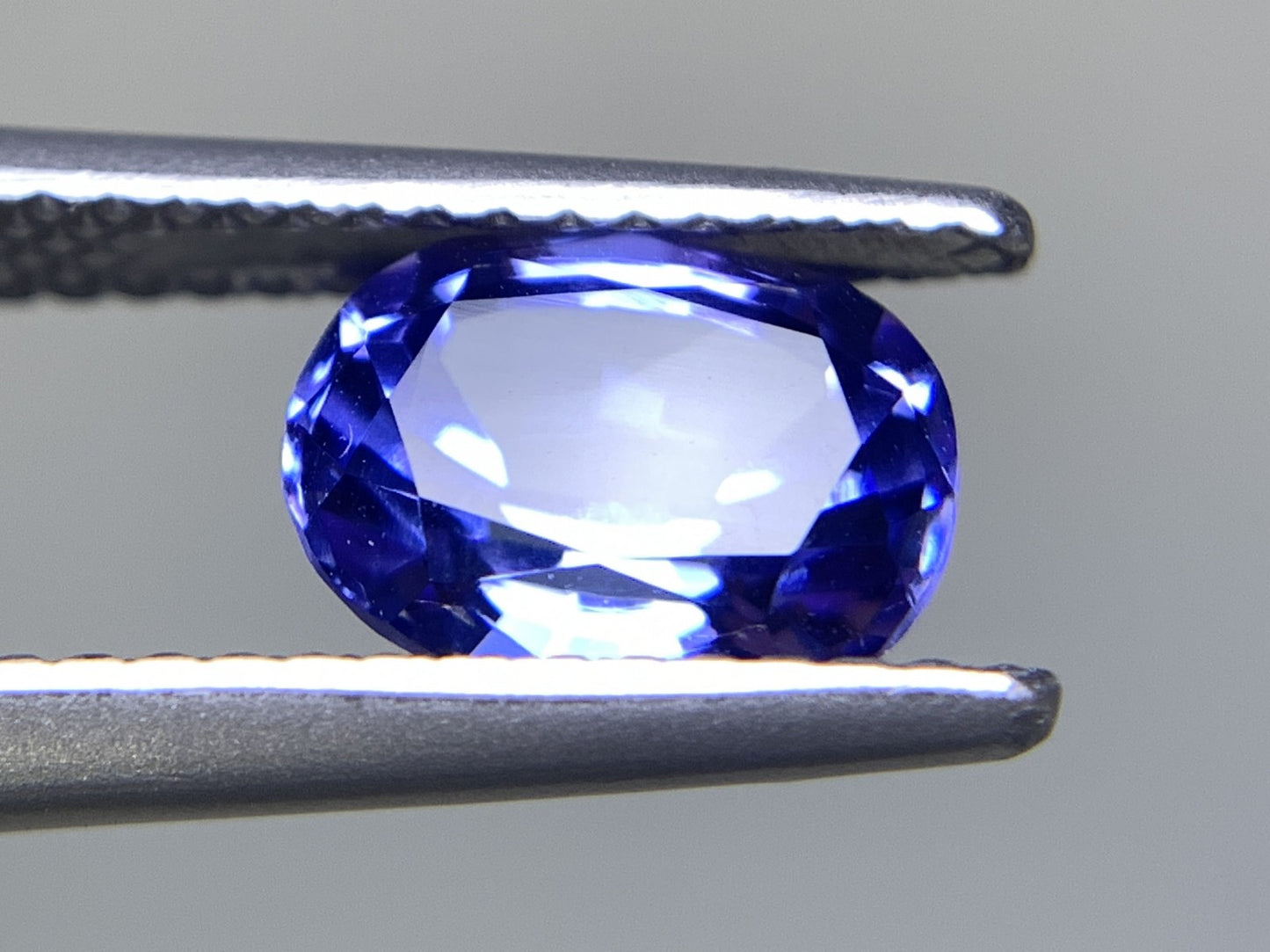 タンザナイト 1.735ct 宝石ソーティング付き  8.31㎜×6.43㎜×4.40㎜ ルース（ 裸石 ） 2289Y