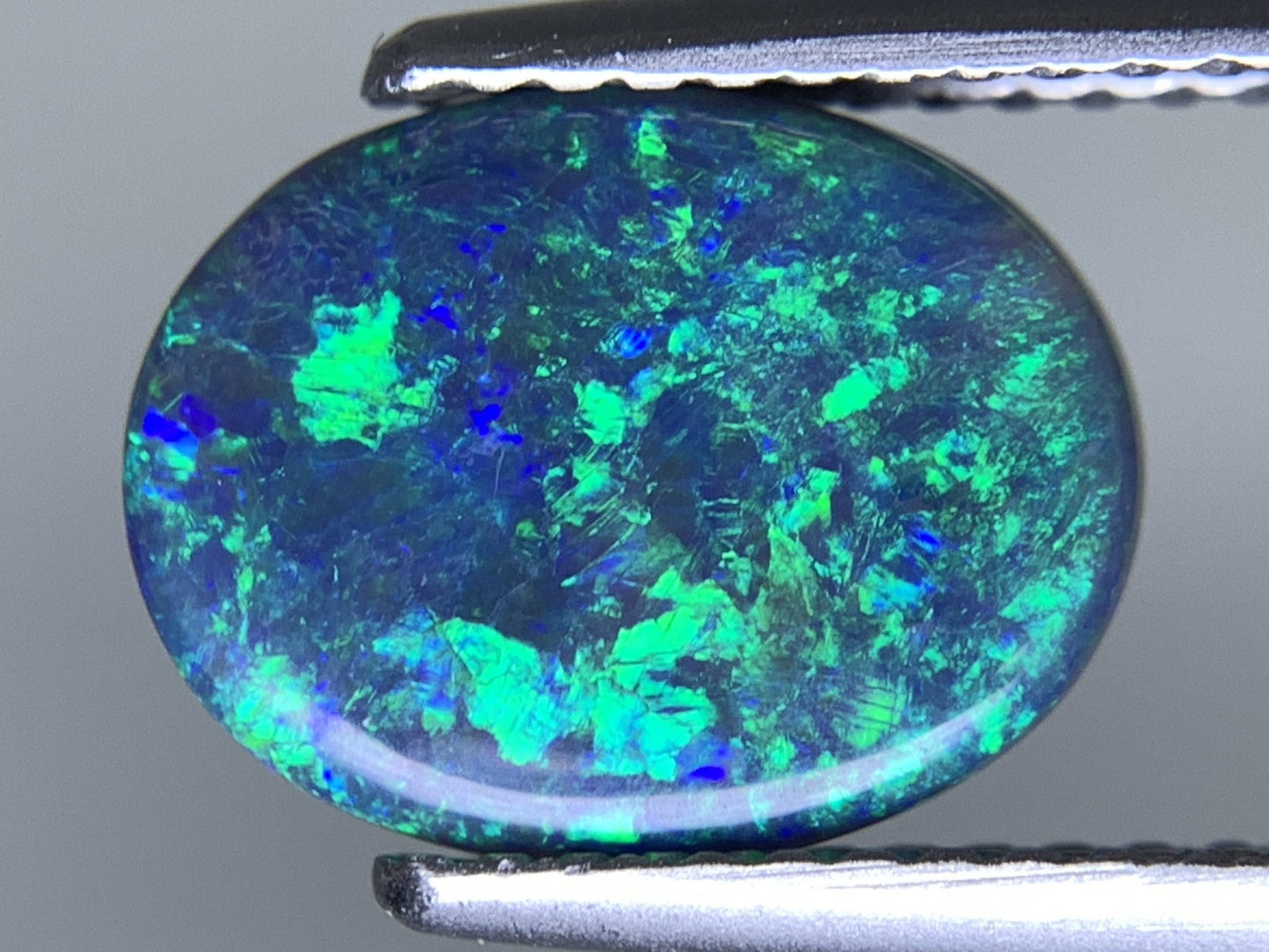 ブラックオパール 天然 1.369ct 中央宝石ソーティング付き 11.0㎜×8.5㎜×2.0㎜ ルース（ 裸石 ） 7208Y